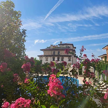 Vesi комплекс Artur アパート